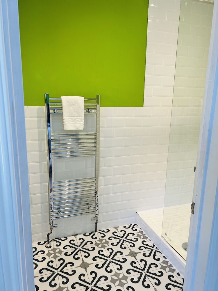 Guestling Hall Hotel Room 8 5