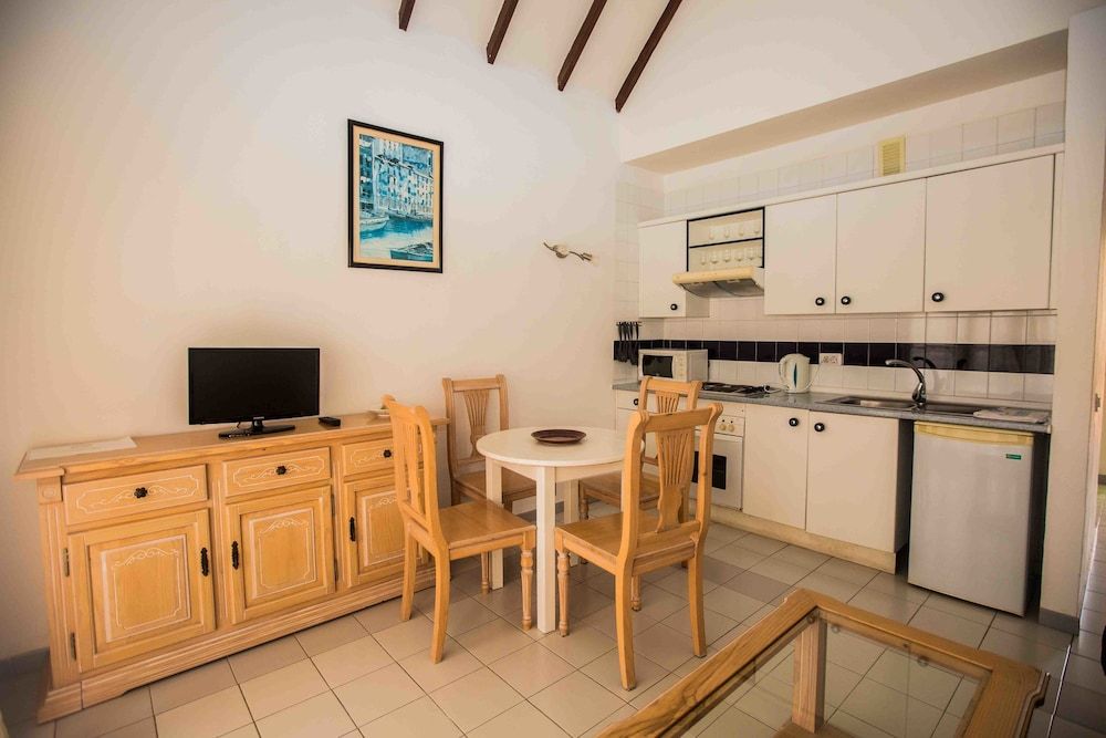 Yucca Park Aparthotel Comfort Apartment, 1 Bedroom, Balcony 10