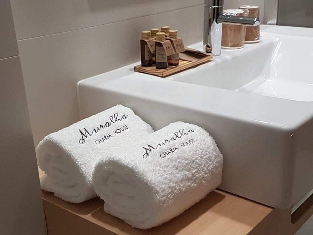 Muralha Charm House Twin Room 5