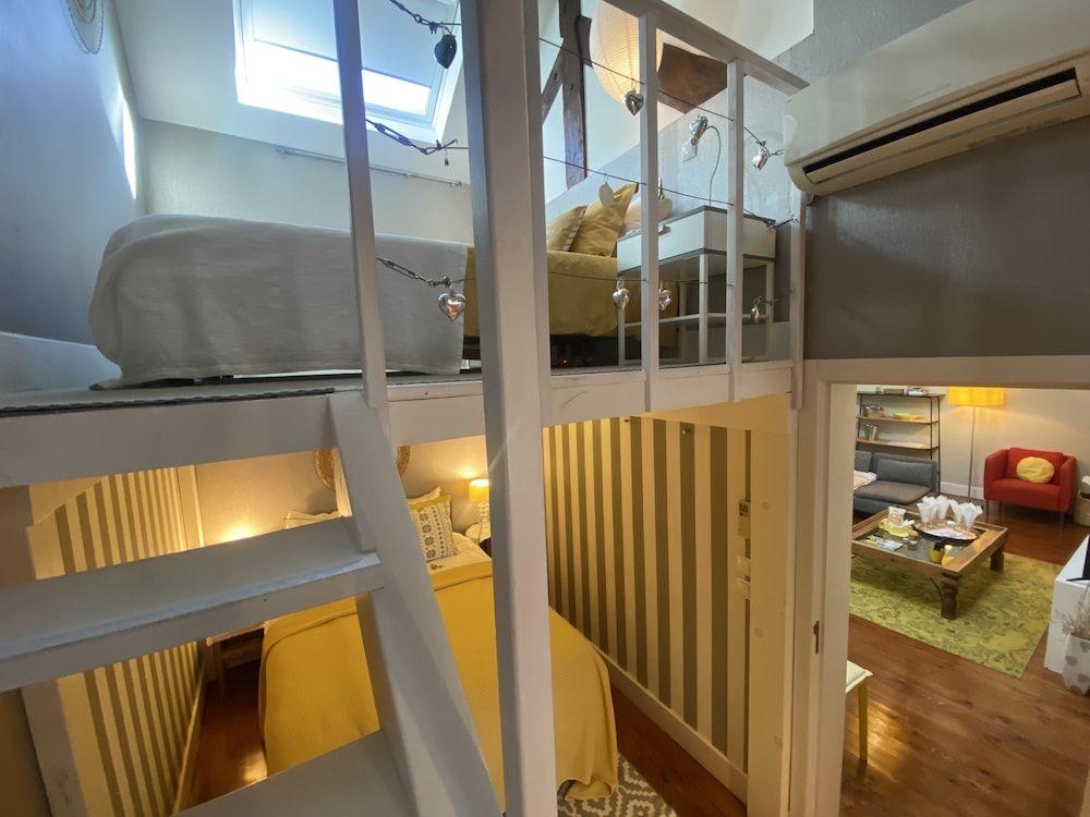 undefined Studios with Mezzanine Rua da Moeda 3