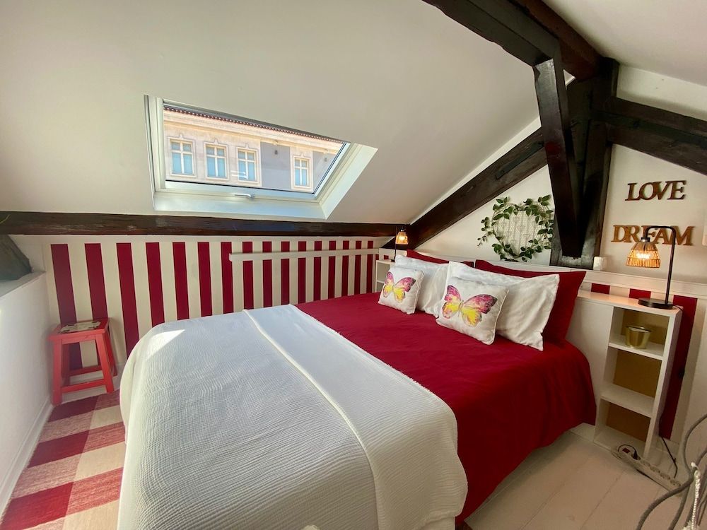 Studios with Mezzanine Rua da Moeda Junior Studio, Non Smoking (Open Space Studio 2)