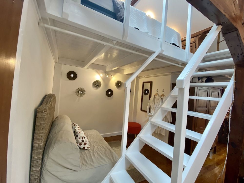 undefined Studios with Mezzanine Rua da Moeda 5