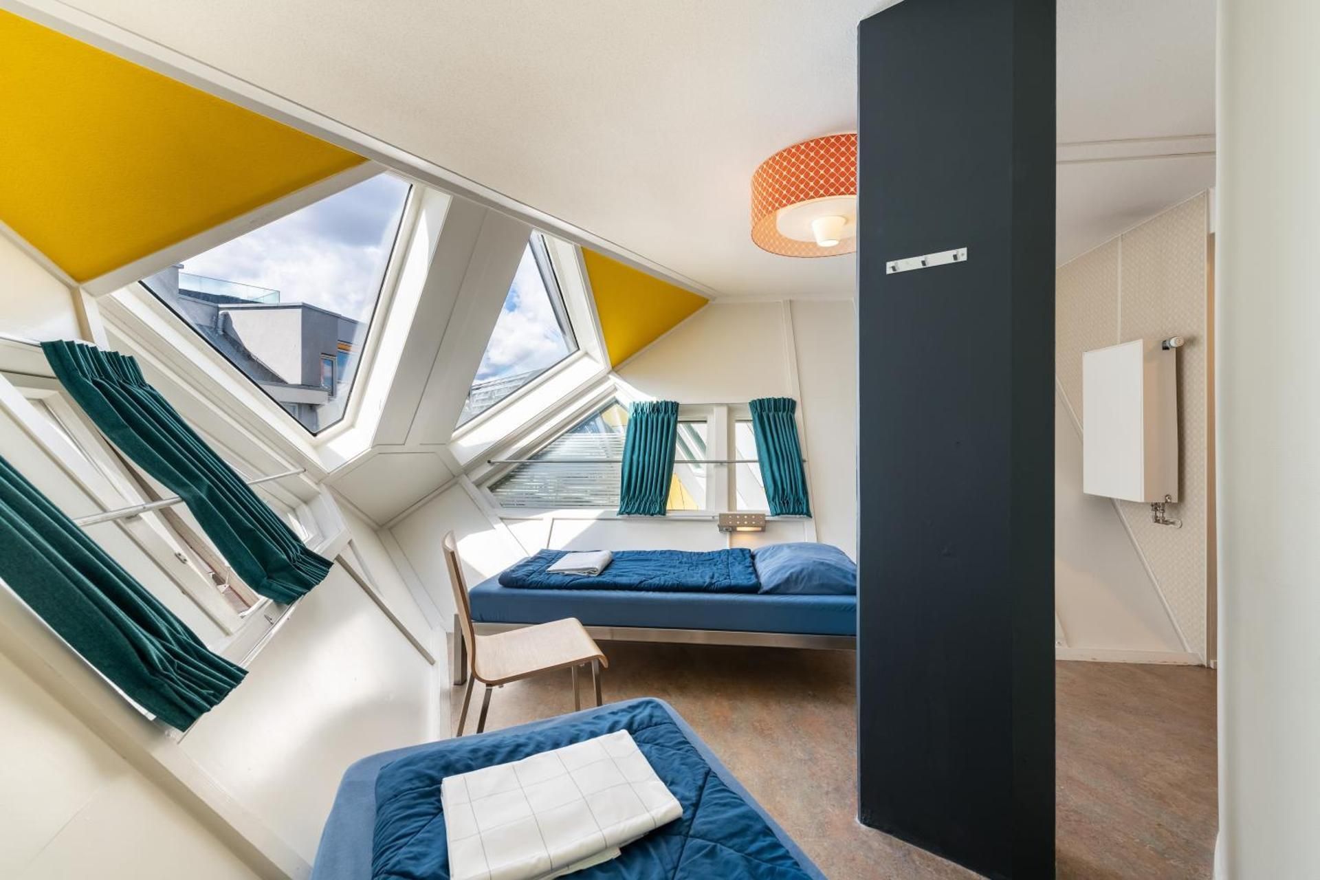 Stayokay Hostel Rotterdam Twin Room with Private Bathroom and Shower 2