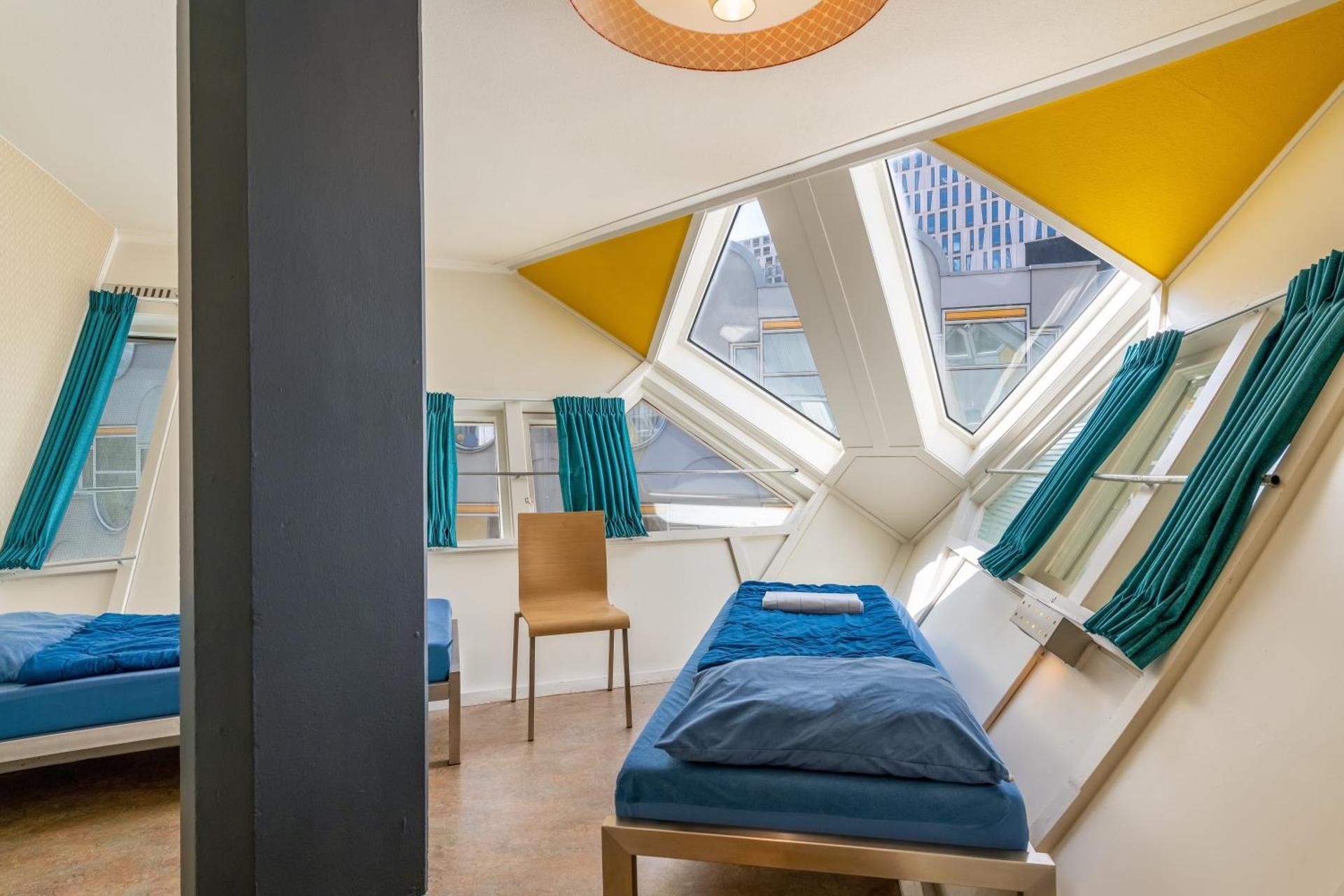 Stayokay Hostel Rotterdam Twin Room with Private Bathroom and Shower 3