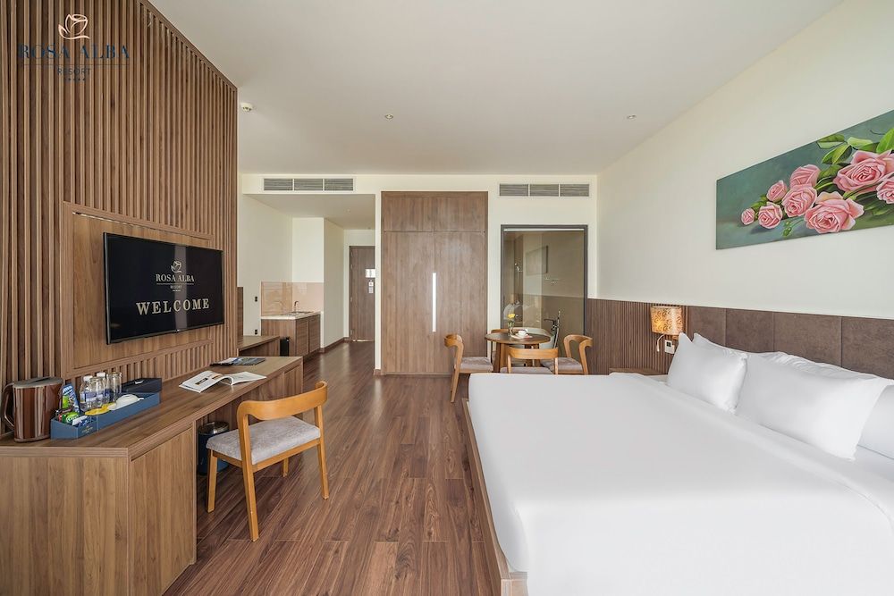 Rosa Alba Resort & Villas Tuy Hoa Executive Suite, Ocean View 2