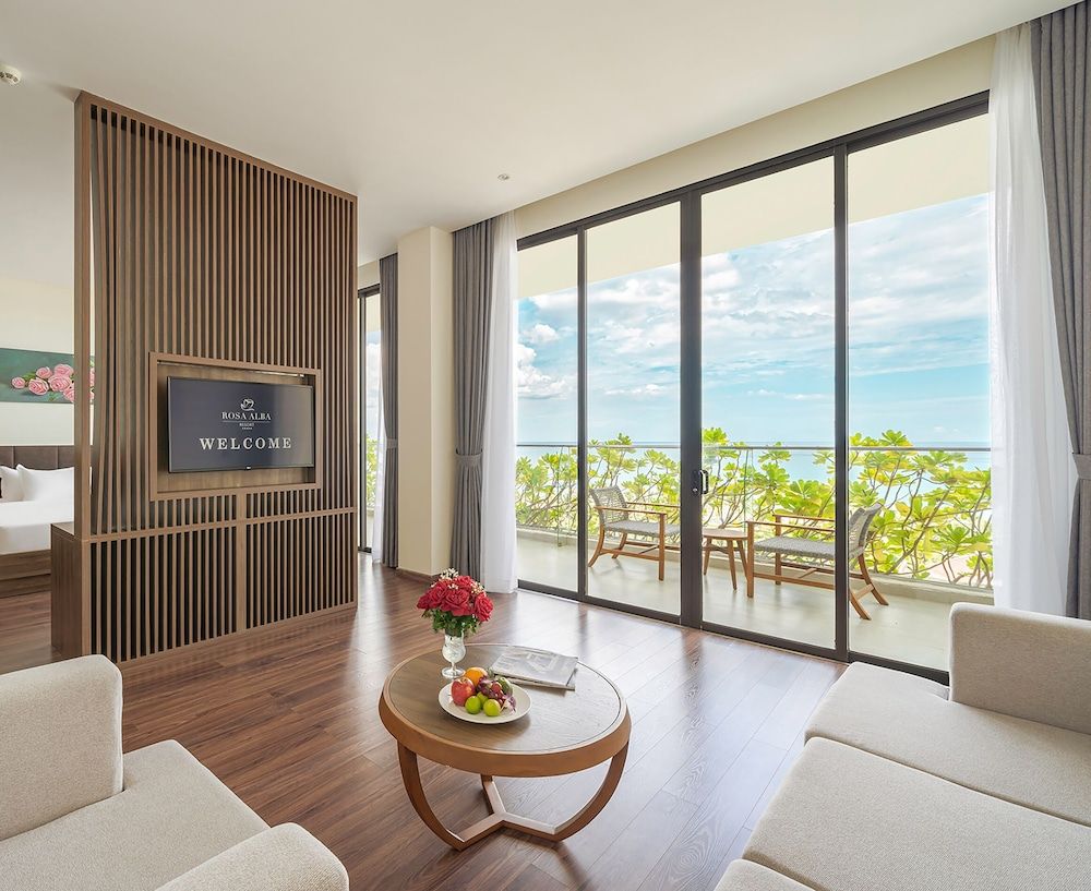 Rosa Alba Resort & Villas Tuy Hoa Executive Suite, Ocean View 3