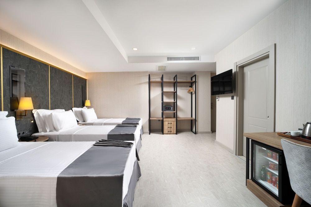 Deluxe Triple Room with Turkish Hammam Sink