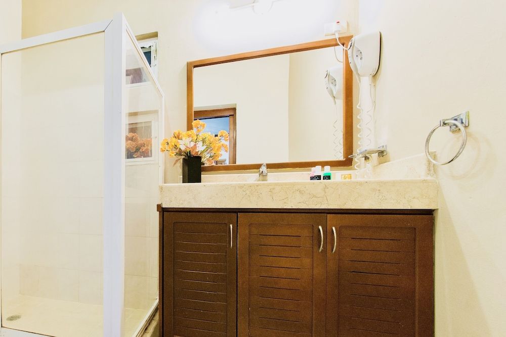 Dolce Vita Caribe B&B Executive Room, 1 Bedroom, Non Smoking, Refrigerator (E8) 6