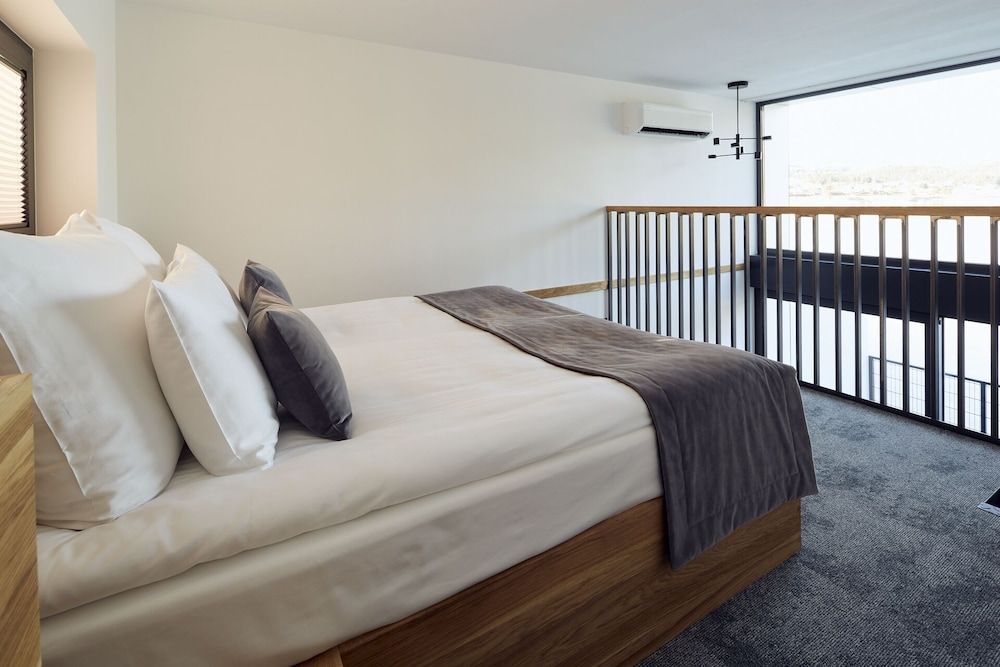 Lemon Resort Spa Deluxe Double Room, Balcony, Lake View 3