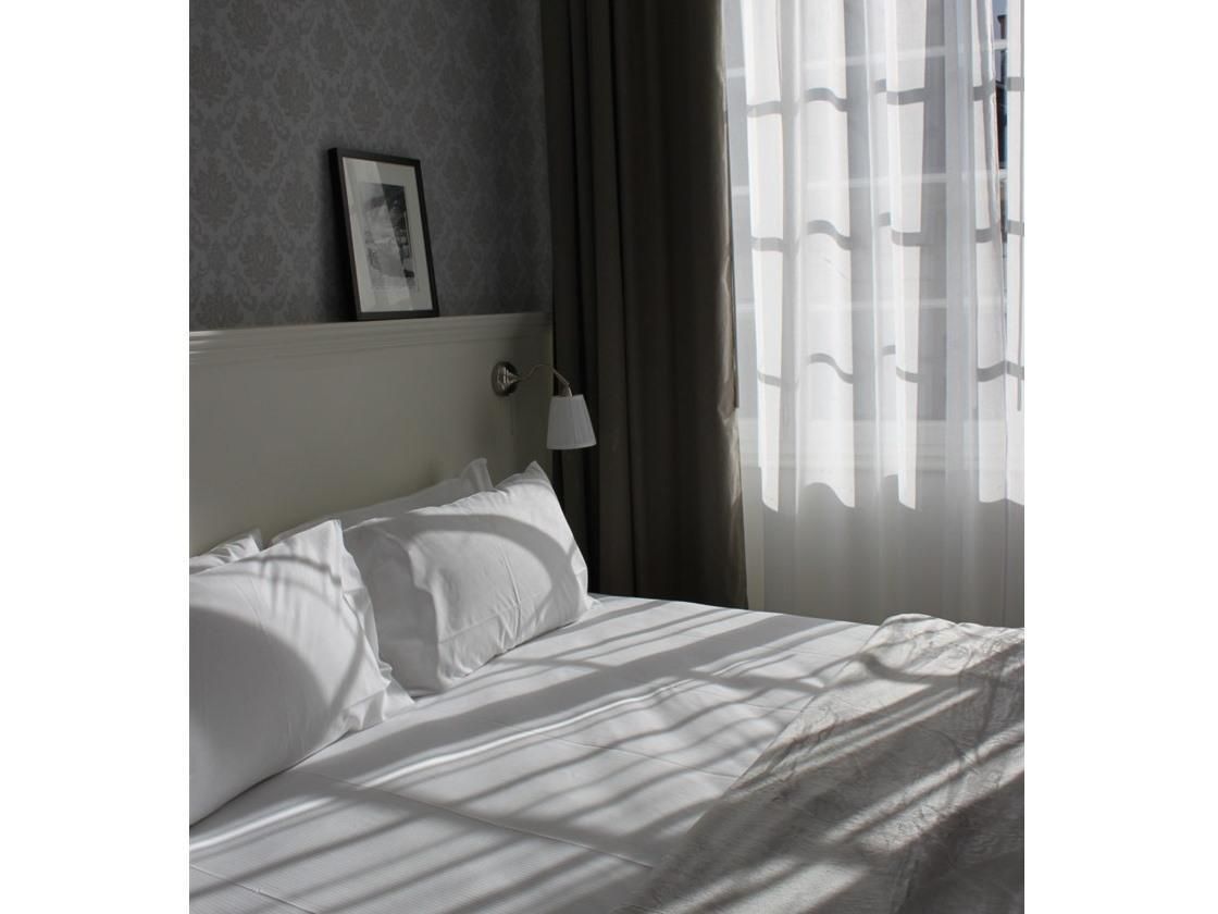 Studio-Classic-Ensuite with Shower-Street View