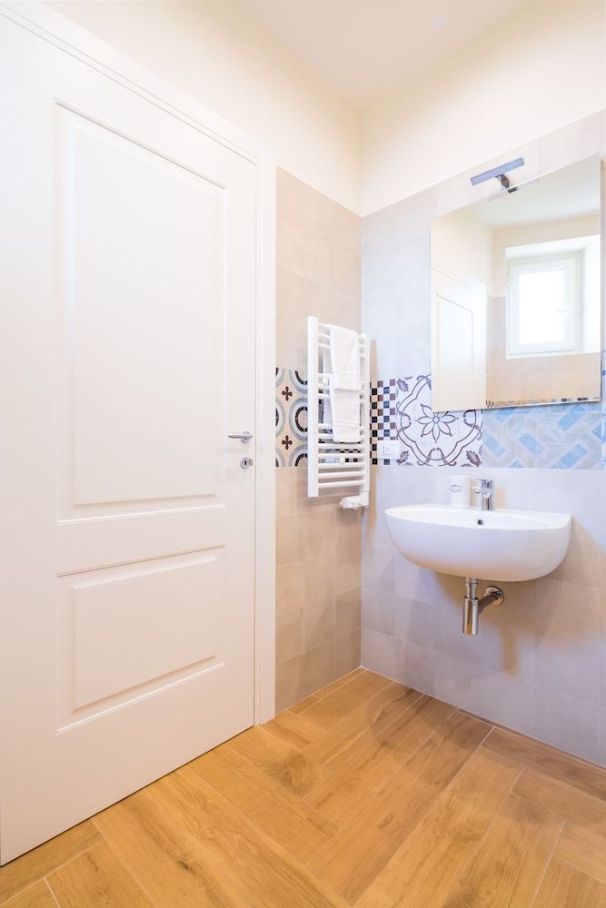 La Gatta Cenerentola Rooms Deluxe Double Room, 1 Bedroom (I femminielli) 9