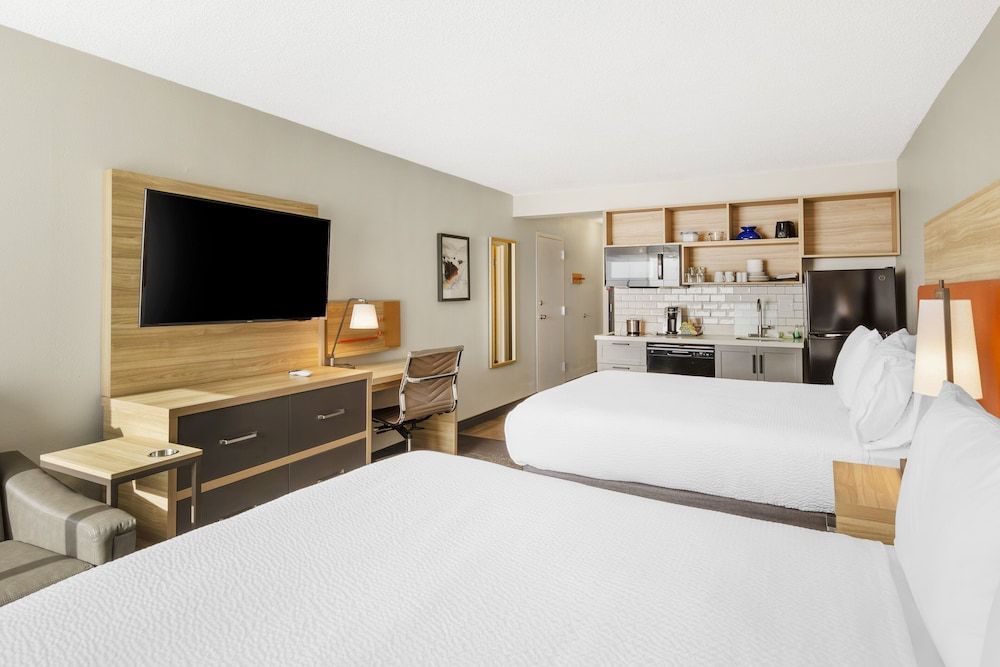 Studio Suite, 2 Queen Beds (Pet Friendly)