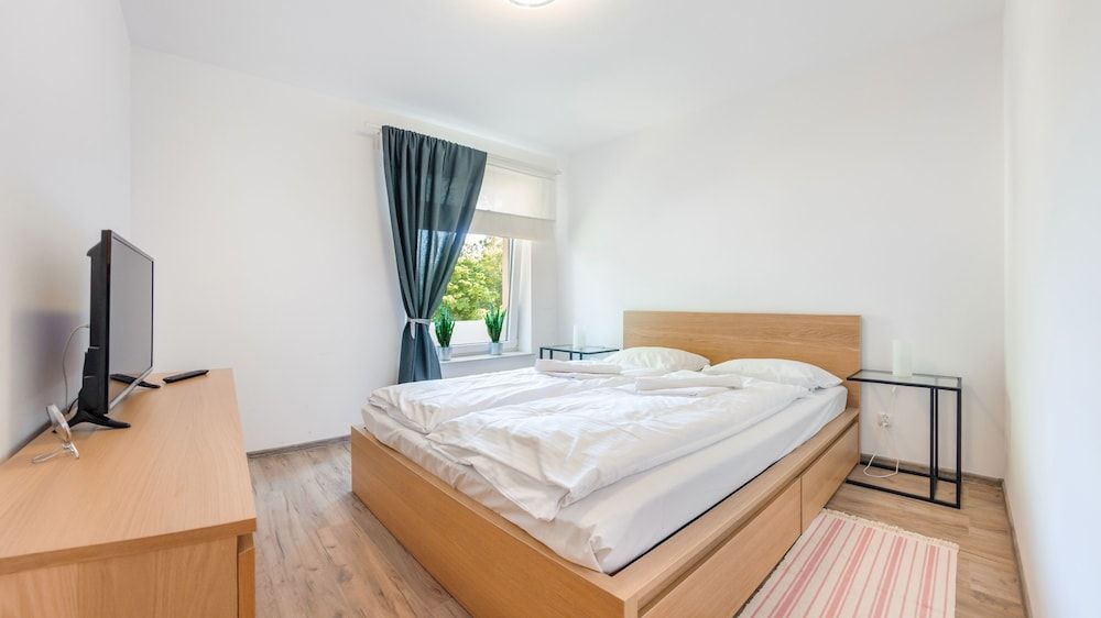 Apartment (302 H)