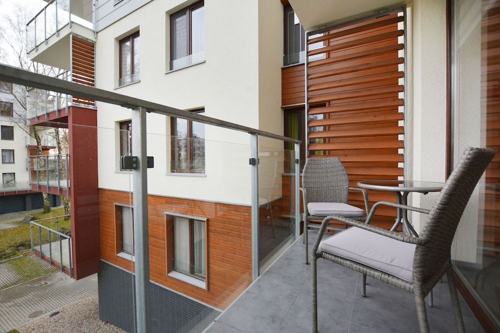 Apartment (109)