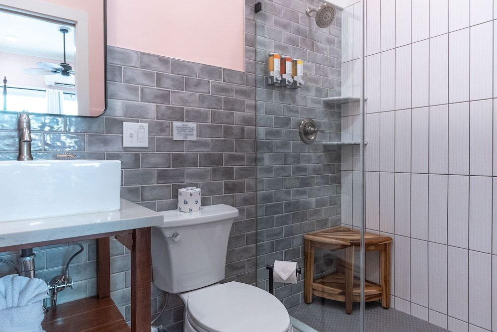 The Porch on Frances Inn Southernmost Room 9 3