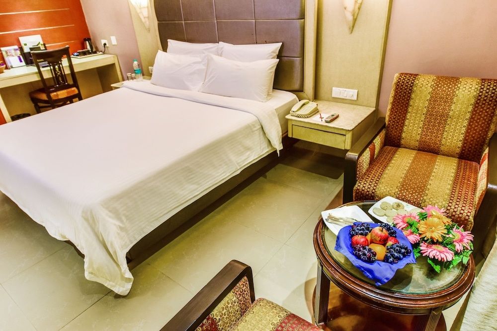 Hotel Swosti Grand, Bhubaneswar Deluxe Twin Room 8
