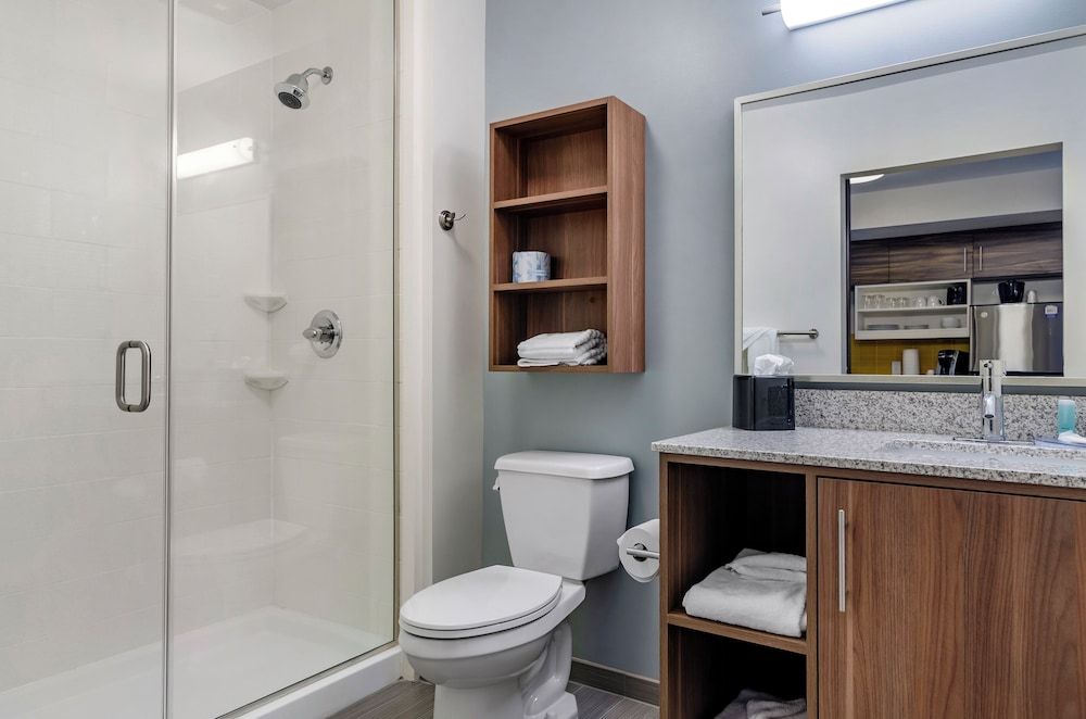 MainStay Suites Great Falls Airport Deluxe Suite, 1 King Bed with Sofa bed, Accessible, Non Smoking (Roll-In Shower, Efficiency) 3