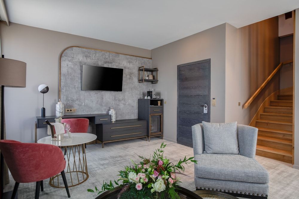 Fleur de Loire Duplex Suite with Loire View 6