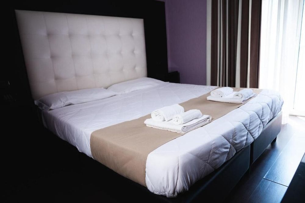 Sweet Central Hotel Business Double or Twin Room 2