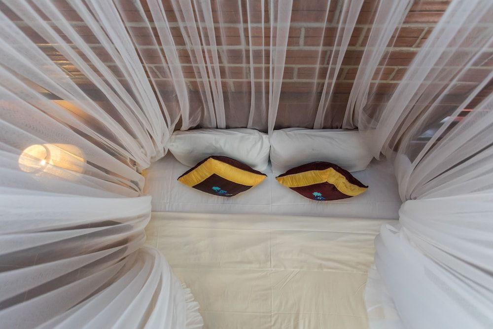 Cottage Village Family Room, 2 Double Beds 5