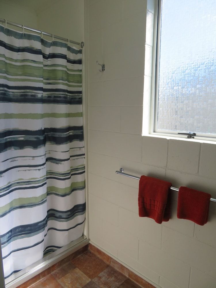 Commodore Court Motel One Bedroom Apartment 4