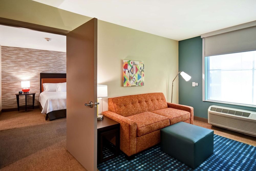 Suite, 1 King Bed, Accessible (Mobility & Hearing, Roll-in Shower)
