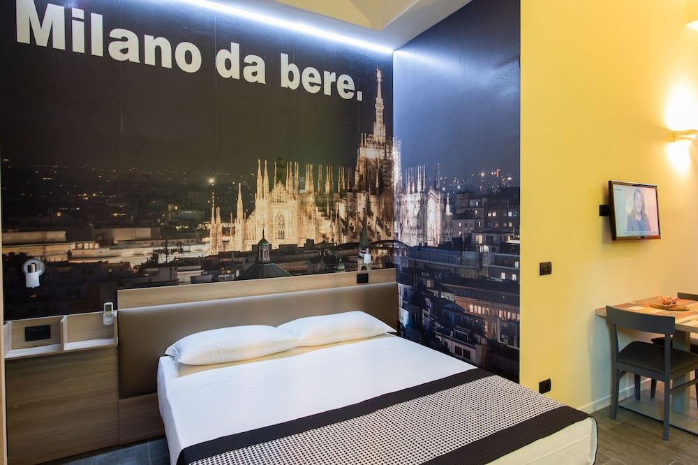 Business Studio, 1 Queen Bed with Sofa bed