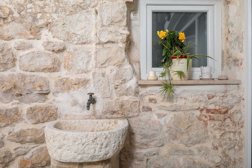 Awesome Stone House Studio (A - luxury spacious studio in the hea) 6