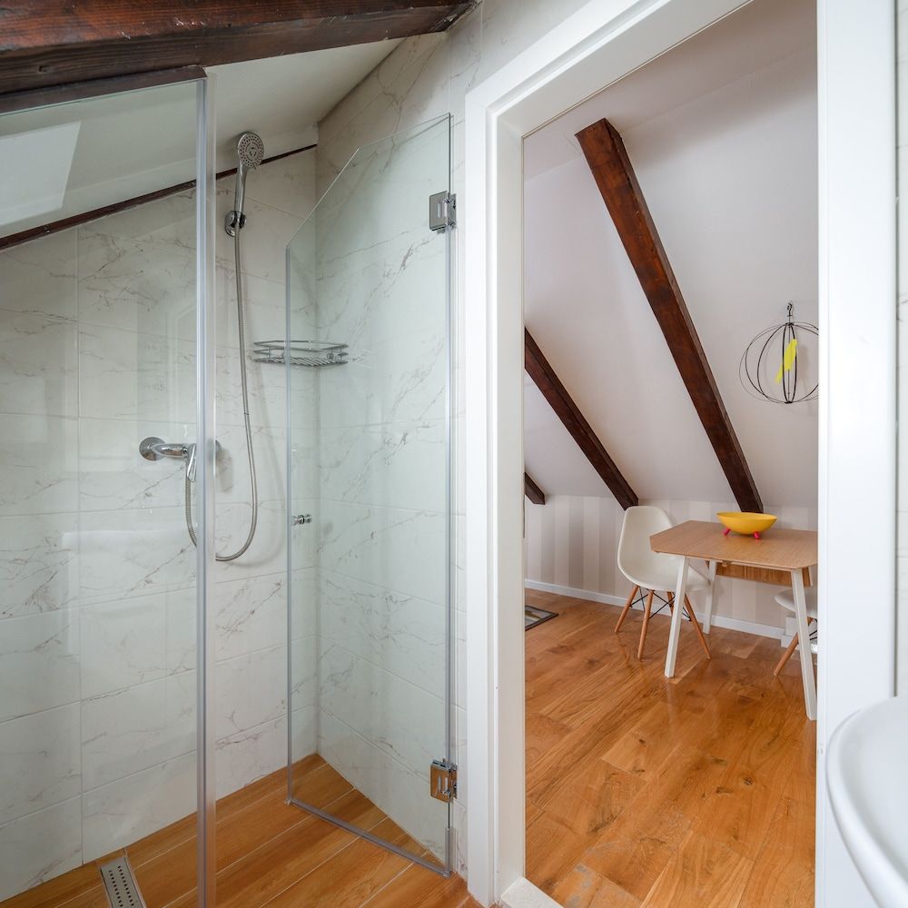 Awesome Stone House Luxury Studio (D) 8