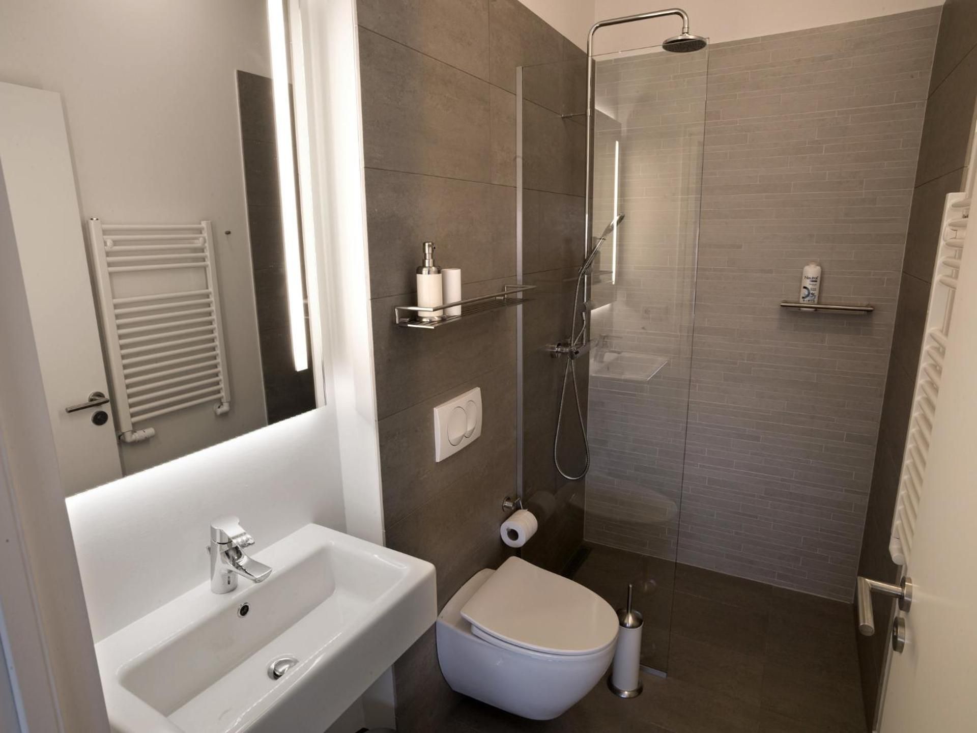 Reykjavik Central Apartments Luxury Three-Bedroom Apartment with Balcony and Two Bathrooms