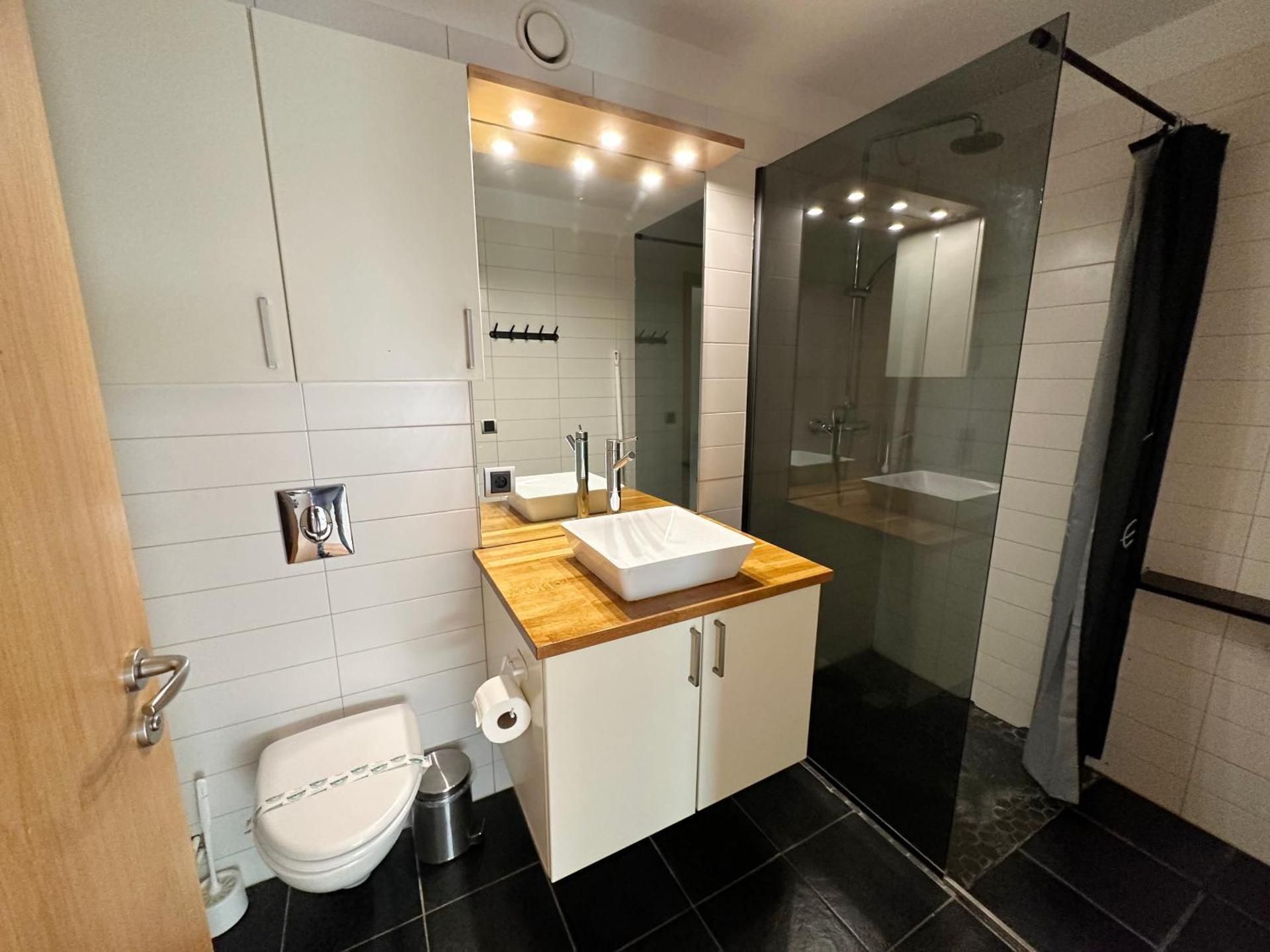 Two-Bedroom Apartment with Balcony -Vesturgata