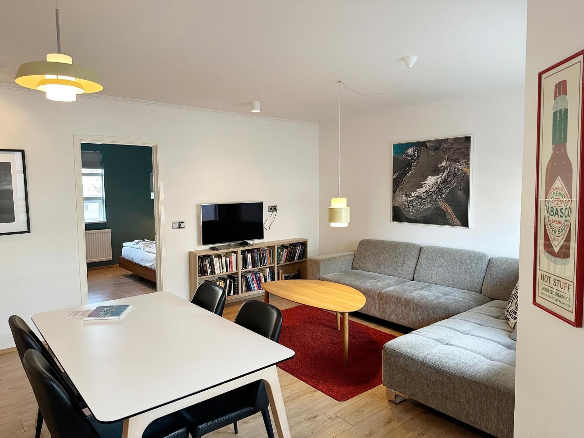 Two-Bedroom Apartment with Balcony - Ránargata 46