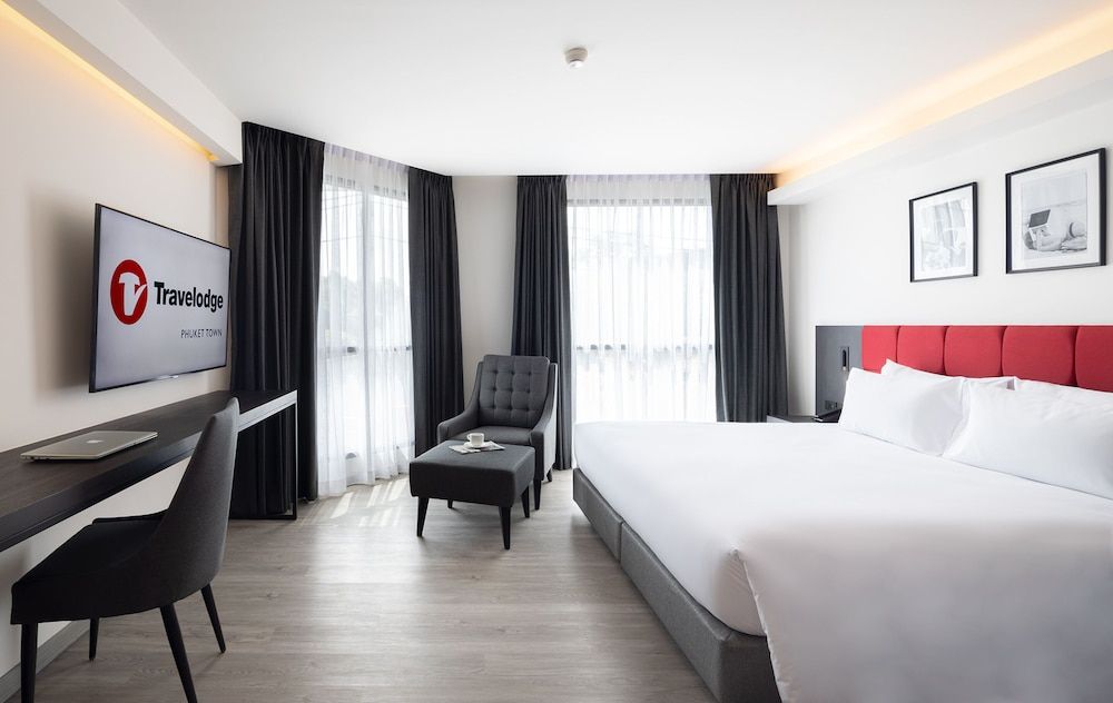 Travelodge Phuket Town Deluxe Plus