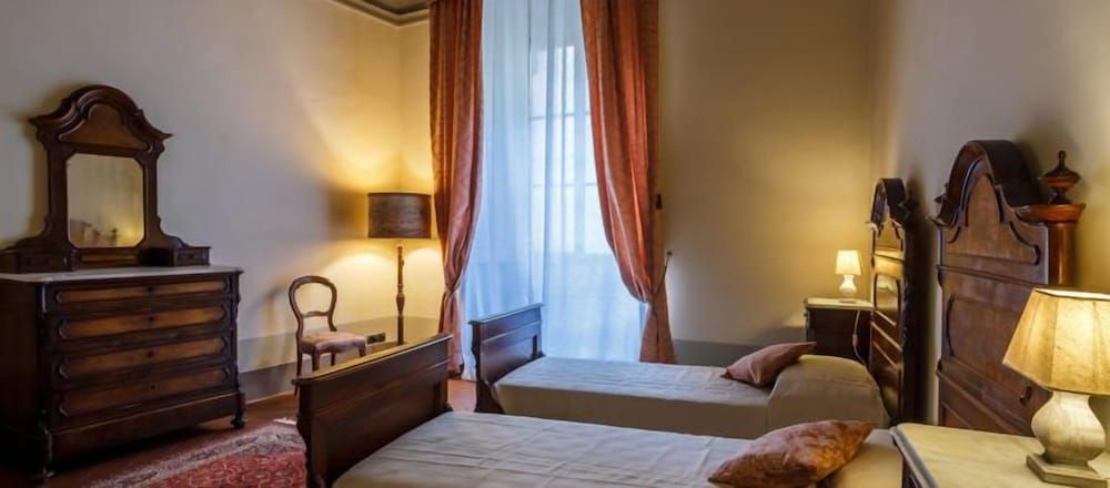 Dimora Storica Palazzo Puccini LSM Deluxe Triple Room, City View 3