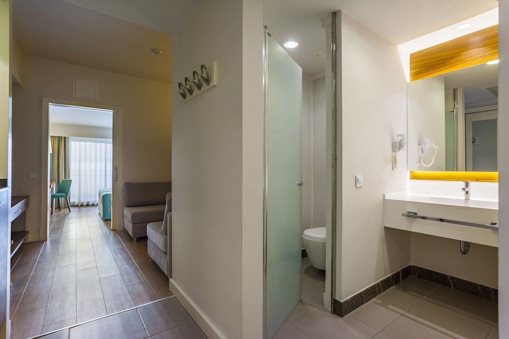 Family Room, 2 Bedrooms, Connecting Rooms