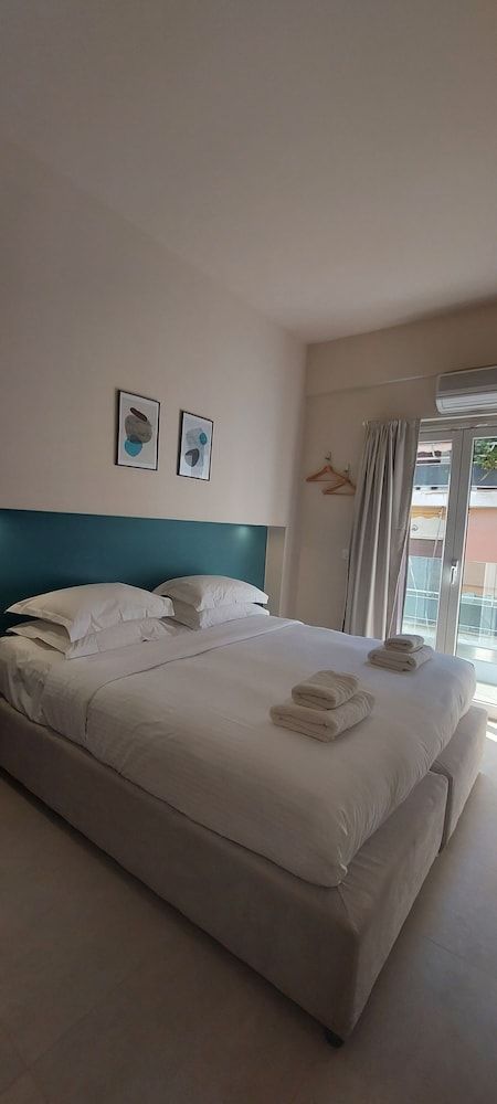 The Convo Athens Riviera Room, Balcony (Easy Living) 5