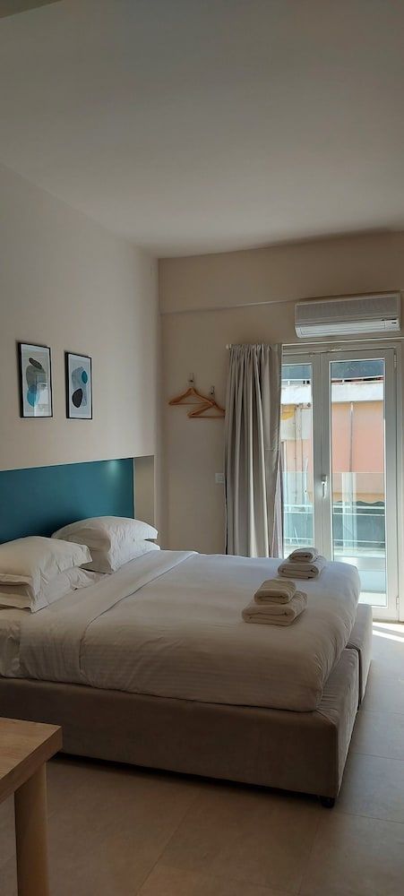 The Convo Athens Riviera Room, Balcony (Easy Living) 4