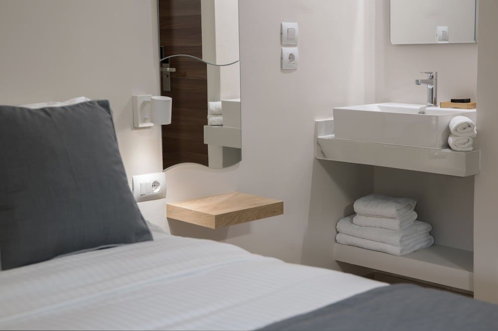 The Convo Athens Riviera Comfort Double Room 9