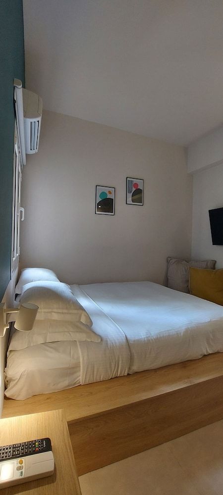 The Convo Athens Riviera Double Room (Lifestyle) 4