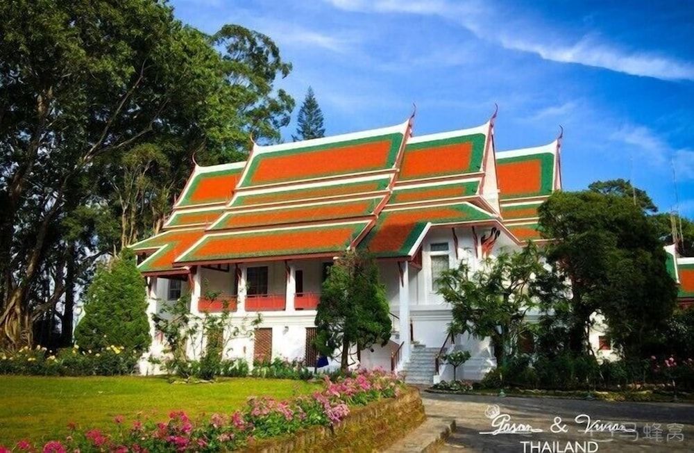 undefined Vdara Pool Resort and Spa 10