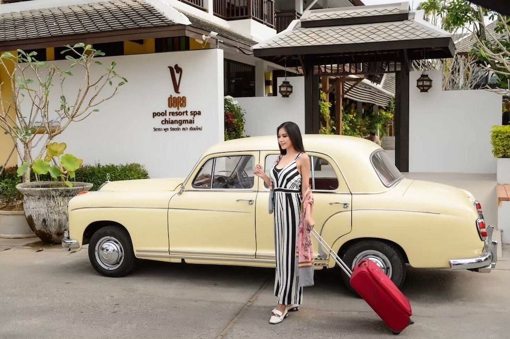 undefined Vdara Pool Resort and Spa 6