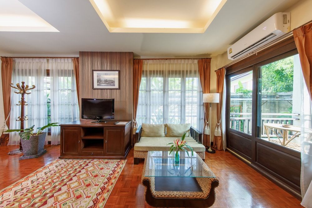 undefined Vdara Pool Resort and Spa 3