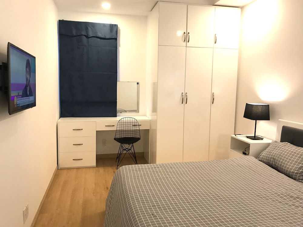 Luxury Apartment, 2 Bedrooms, Balcony, Lake View