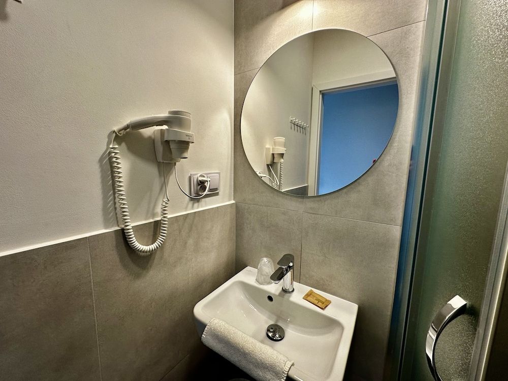 SeaSide Sopot Deluxe Single Room 4