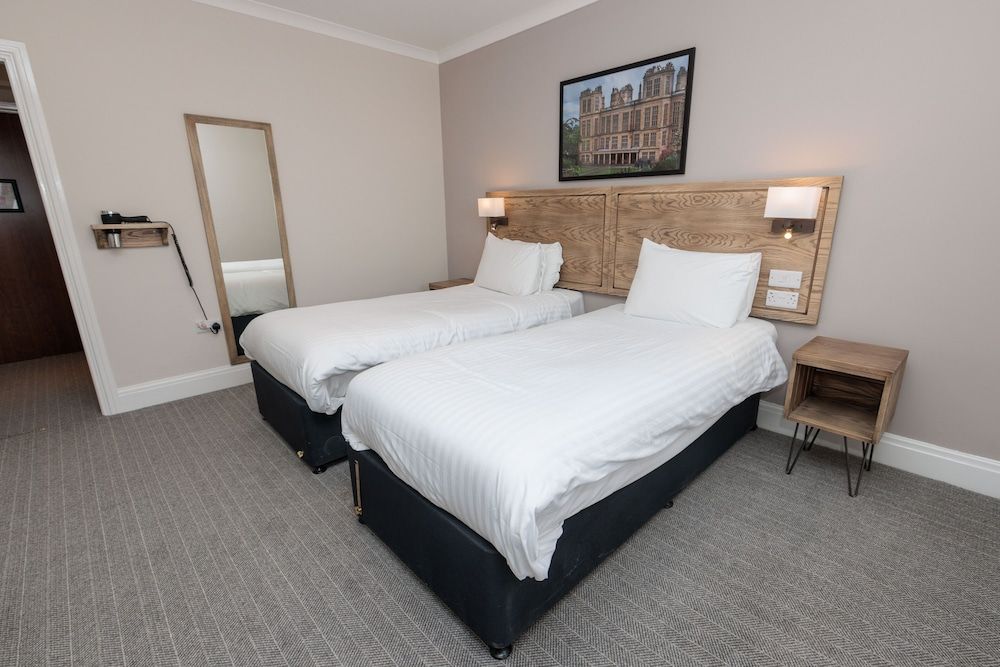 Olde House, Chesterfield by Marston's Inns Standard Twin Room