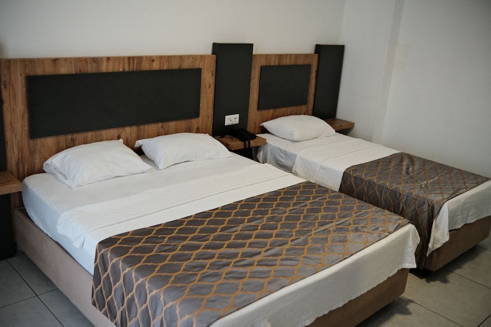 Club Efes Otel Standard Triple Room 2