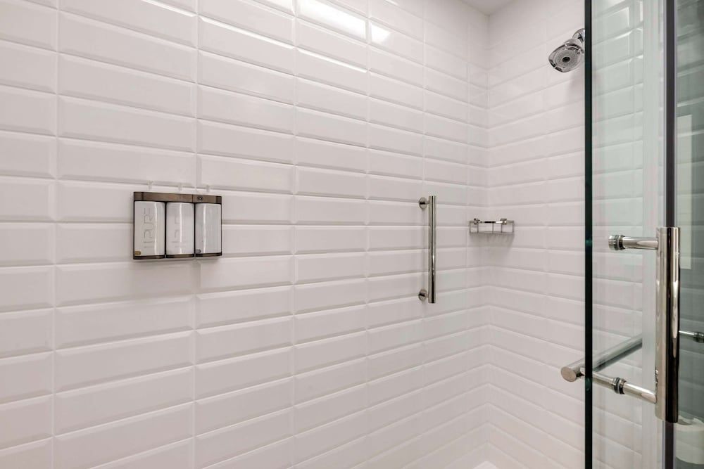 Cambria Hotel Savannah Downtown Historic District Room, 2 Queen Beds, Accessible, Non Smoking 10