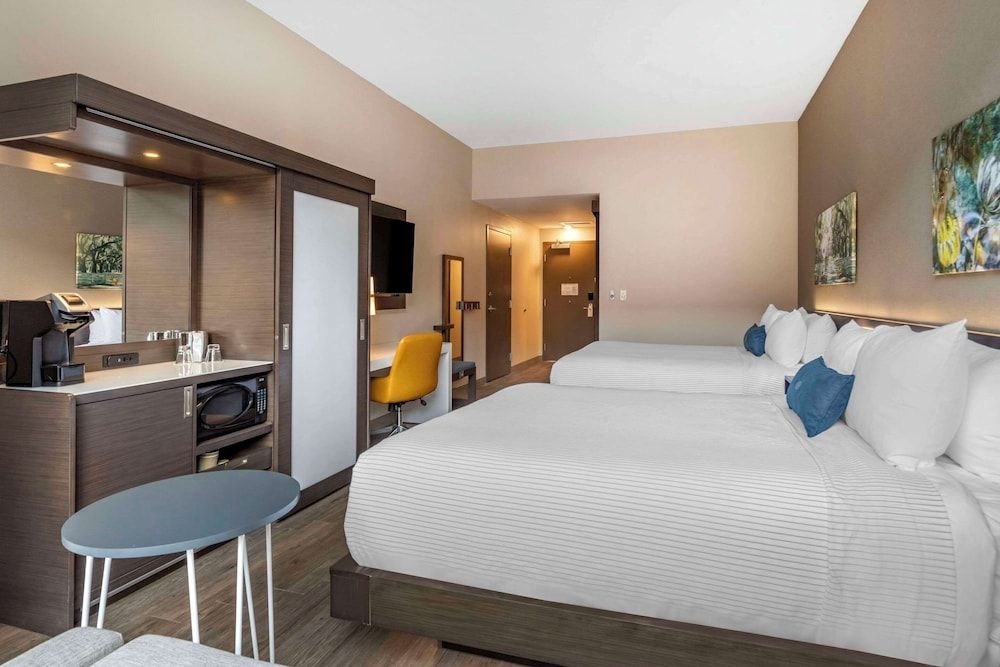 Cambria Hotel Savannah Downtown Historic District Room, 2 Queen Beds, Accessible, Non Smoking 6