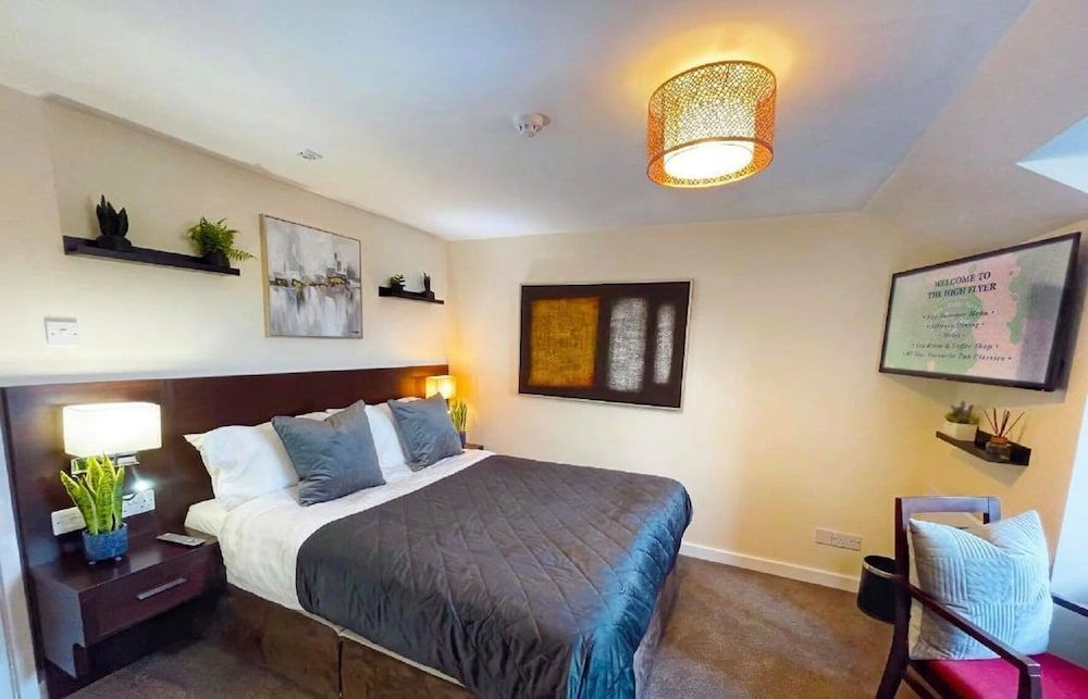 The High Flyer Superior Double Room, Ensuite 4