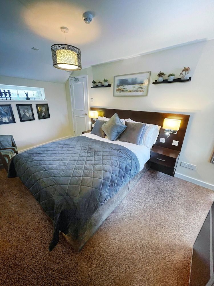 The High Flyer Deluxe Double Room, Ensuite (Deluxe Room) 2